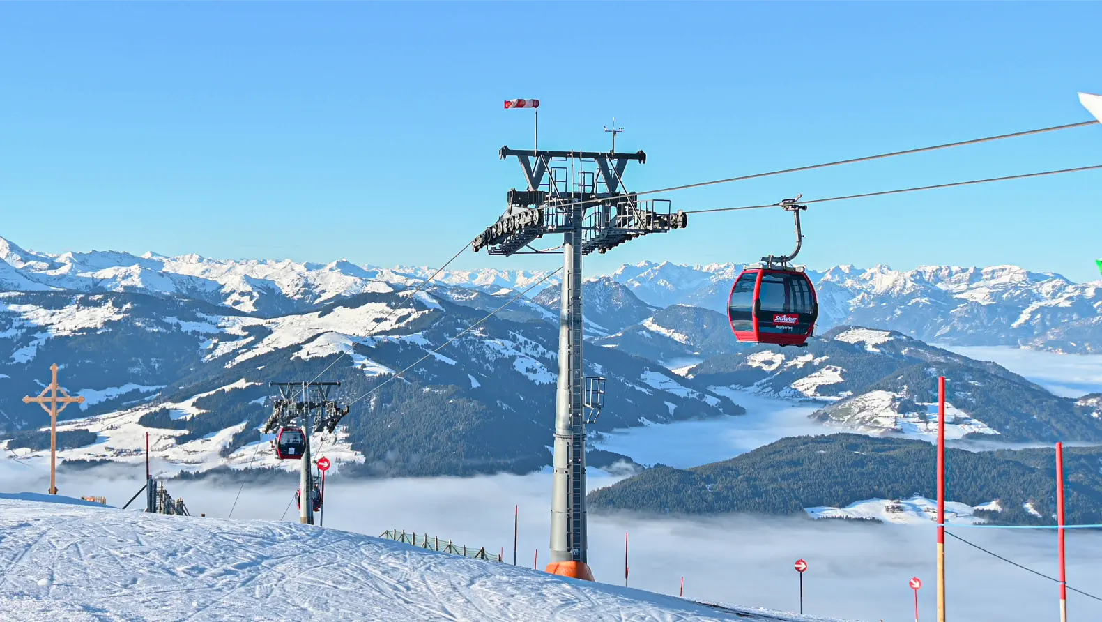 Besneeuwd skigebied Hohe Salve bij Fieberbrunn